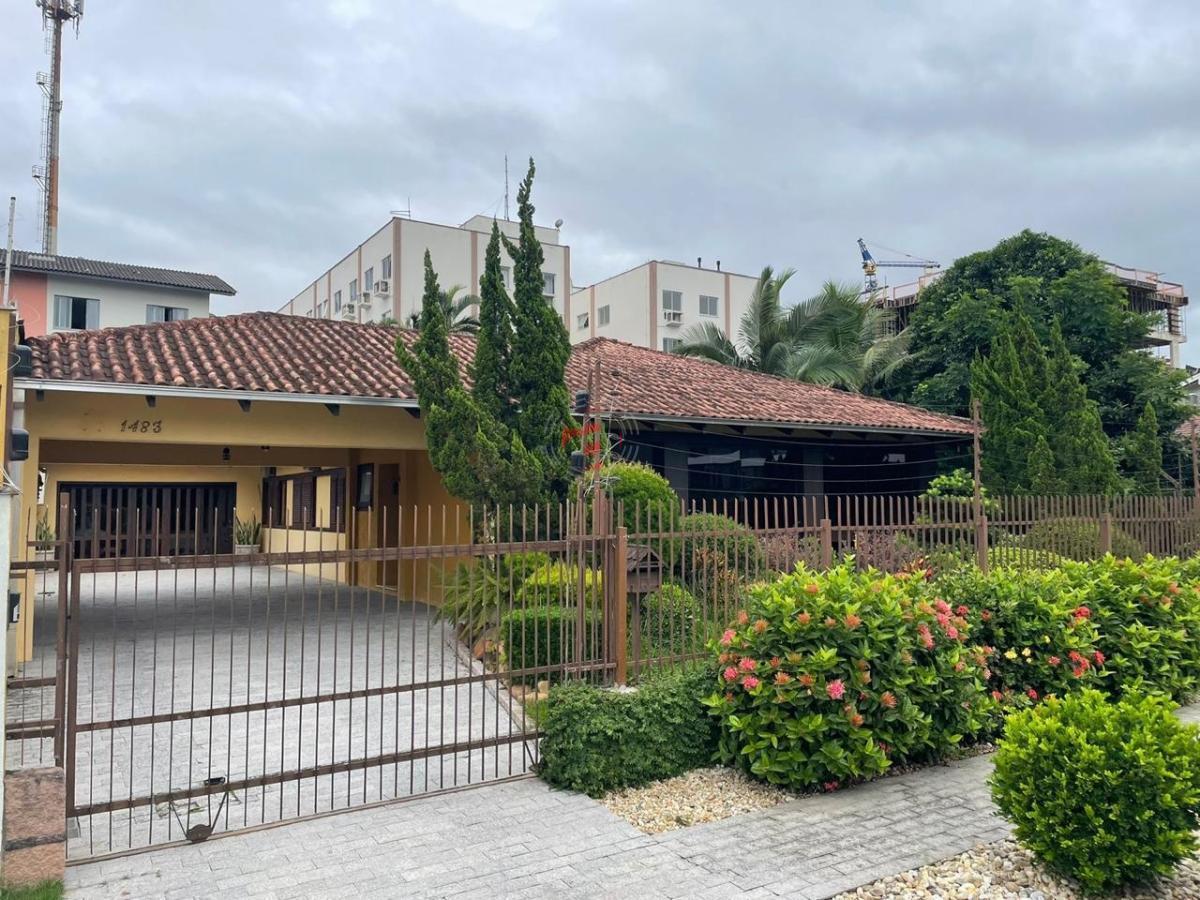 Casa à venda  no Santo Antônio - Joinville, SC. Imóveis