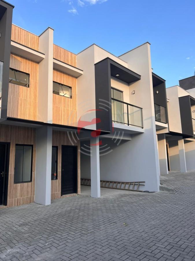 Casa à venda  no Santa Catarina - Joinville, SC. Imóveis